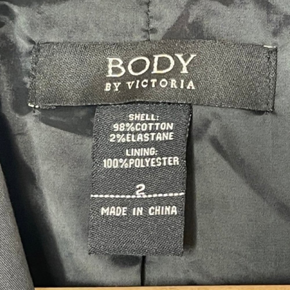 BODY BY VICTORIA | Black Single Button Blazer | Size 2 - Picture 7 of 10